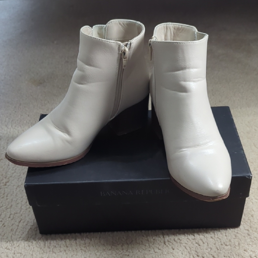 Women Cream Ankle Boots Size 6